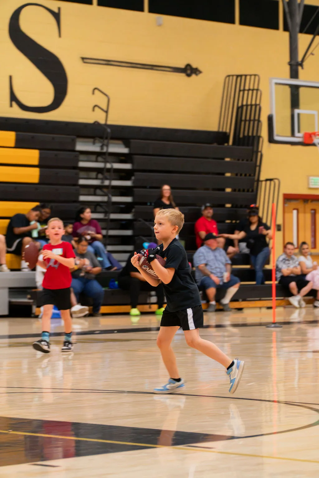 TheSmileZone health and wellness event in Casa Grande with the Arizona Cardinals — photo 47 of 77