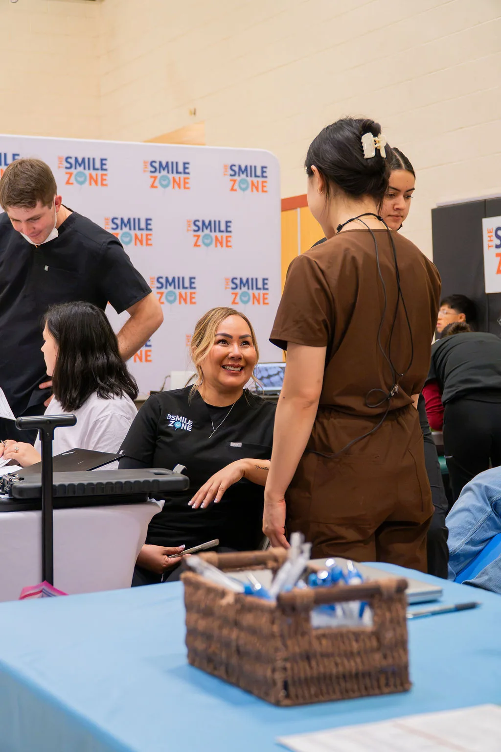 TheSmileZone health and wellness event in Casa Grande with the Arizona Cardinals — photo 61 of 77