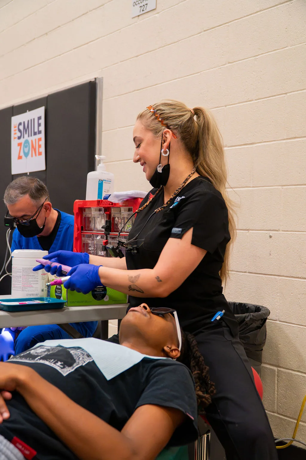 TheSmileZone health and wellness event in Casa Grande with the Arizona Cardinals — photo 63 of 77